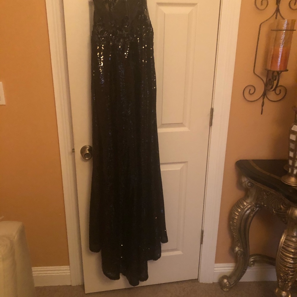 Bead fishtail fitted gown